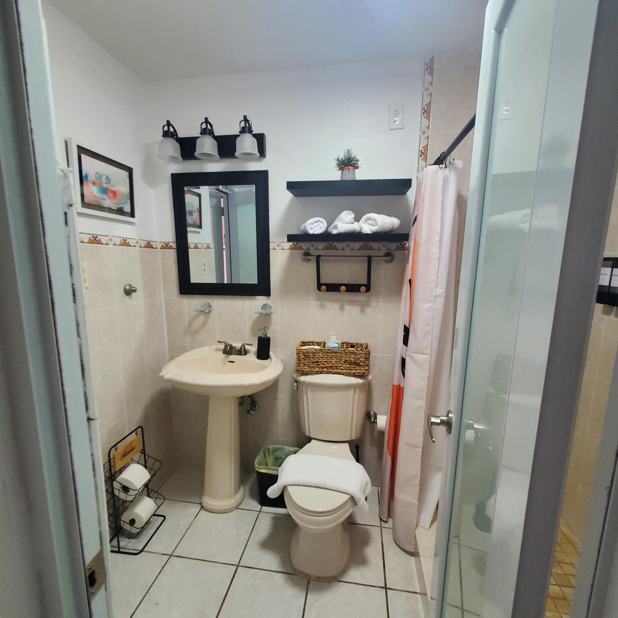 Cozy Cute Home 2Nd Floor Pay At The Property And We Have Many Method Of Payments Just Ask Us Фахардо Стая снимка